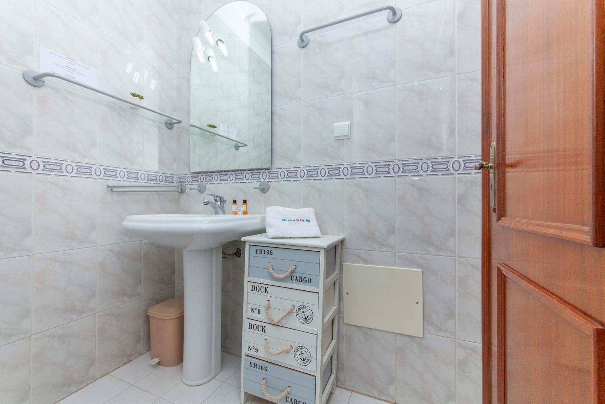 P - Meia-Praia Seaview Guesthouse Lagos Chambre photo